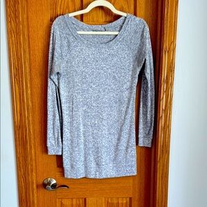Purple/white marled Long Sleeve Athleta top. CYA length, good condition